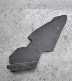 Захист фари передня права Mercedes B-Class W245 2005-2011 Кришка передньої правої фари Мерседес A1698210436