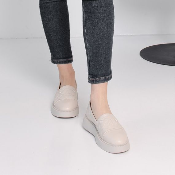 Лоферы женские Fashion Camilla 3895 37 размер 24 см Бежевый | Зображення 1