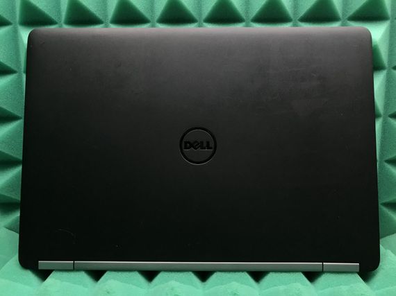 Ультрабук Б-класс Dell Latitude E7470 / 14" (1920x1080) IPS / Intel Core i7-6600U (2 (4) ядра по 2.6 - 3.4 GHz) / 8 GB DDR4 / 256 GB SSD / Intel HD Graphics 520 / WebCam / HDMI / Windows 10 б/у | Зображення 4
