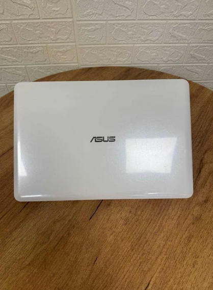 Ноутбук  Asus E502NA White FHD Pentium N4200 4Gb HDD 500Gb Б/В | Зображення 4