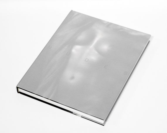 Книга - фотоальбом эротической фотографии лучших фотографов мира Graphis Nudes V.1