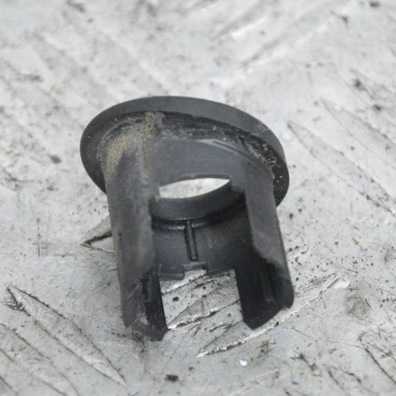 Кріплення датчика паркування задній Ford Fiesta VII 08-17 Кронштейн датчика паркування Форд Фієста 7 C1BT15C850AA | Зображення 1