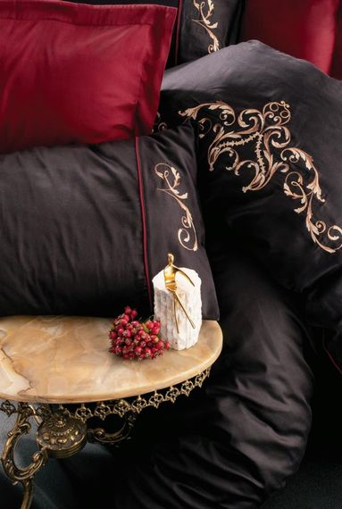Комплект постельного белья с вышивкой Cotton Box Brode Saten 200×220 Sarita Bordo | Зображення 1