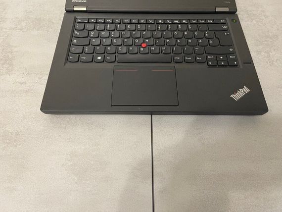 Ноутбук Lenovo ThinkPad T440p / 14" (1600x900) TN / Intel Core i7-4600M (2 (4) ядра по 2.9 - 3.6 GHz) / 16 GB DDR3 / 256 GB SSD / nVidia GeForce GT 730M, 1 GB GDDR3, 128-bit / WebCam / DVD-ROM / Fingerprint б/в + Подарунок Дротова миша / USB | Зображення 3
