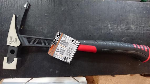 Молоток для покрівельних робіт C2238 проф 600г Richman