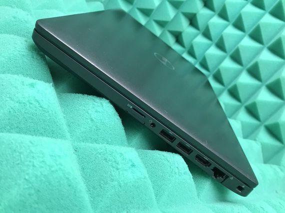 Ультрабук Б-класс Dell Latitude 5400 / 14" (1920x1080) IPS / Intel Core i5-8265U (4 (8) ядра по 1.6 - 3.9 GHz) / 8 GB DDR4 / 256 GB SSD / Intel UHD Graphics 620 / WebCam / USB 3.1 / HDMI / Windows 10 б/у | Зображення 5