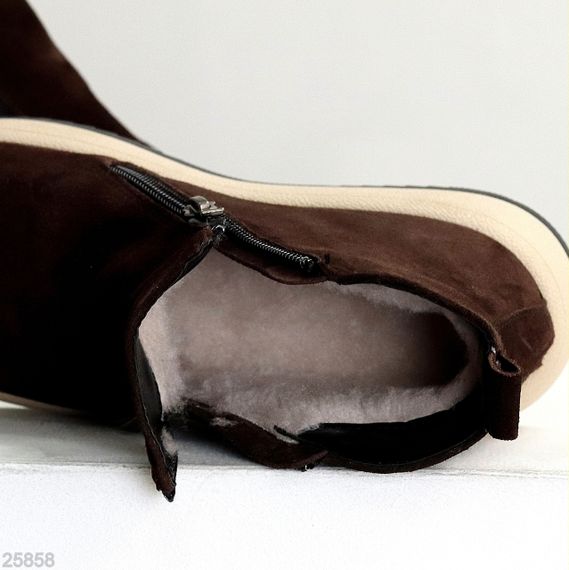 Лаконічні замшеві зимові черевики на дві блискавки колір Шоколад | Зображення 5