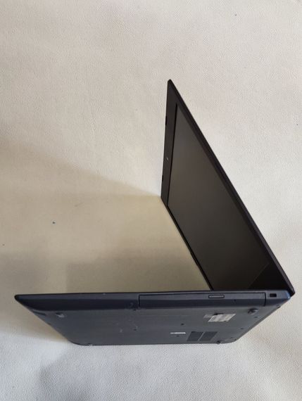 Ноутбук Lenovo IdeaPad 330-17IKB / 17.3" (1600x900) TN / Intel Core i5-8250U (4 (8) ядра по 1.6 - 3.4 GHz) / 8 GB DDR4 / 256 GB SSD / Intel UHD Graphics 620 / WebCam / DVD-ROM б/у | Зображення 5