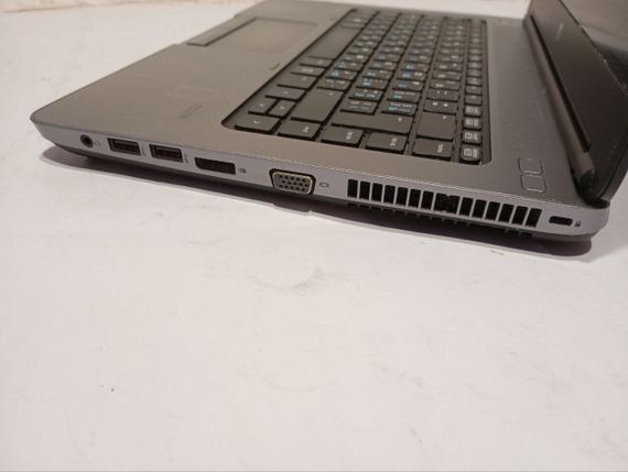 Ноутбук Б-клас HP ProBook 640 G1 / 14" (1366x768) TN / Intel Core i5-4210M (2 (4) ядра по 2.6 - 3.2 GHz) / 8 GB DDR3 / 128 GB SSD / Intel HD Graphic 4600 / WebCam + USB-флешка 64 GB б/в | Зображення 5