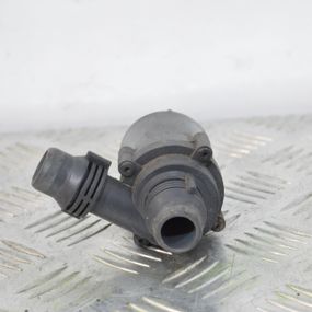 Водяний насос BMW 5 7 X5 1995-2010 Помпа водяна БМВ 5 7 Х5 64118381989