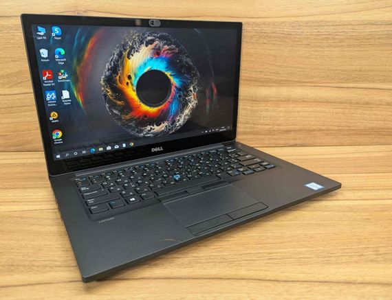 Ультрабук Dell Latitude 7480 / 14" (2560x1440) IPS Touch / Intel Core i7-6600U (2 (4) ядра по 2.6 - 3.4 GHz) / 8 GB DDR4 / 256 GB SSD / Intel HD Graphics 520 / WebCam / Windows 10 б/у + Подарок Беспроводная мышь / USB | Зображення 3
