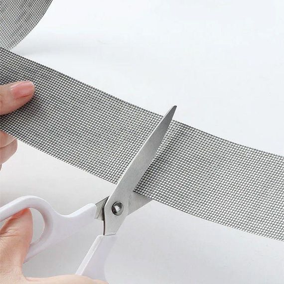 Самоклеюча стрічка для ремонту москітної сітки (2м х 5см), 1 рулон / Ремкомплект для москітної сітки | Зображення 5