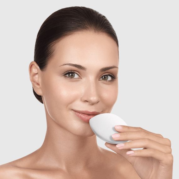 Пристрій для збільшення обʼєму губ GESKE Lip Volumizer&Booster 4в1 Big white, Білий | Зображення 3