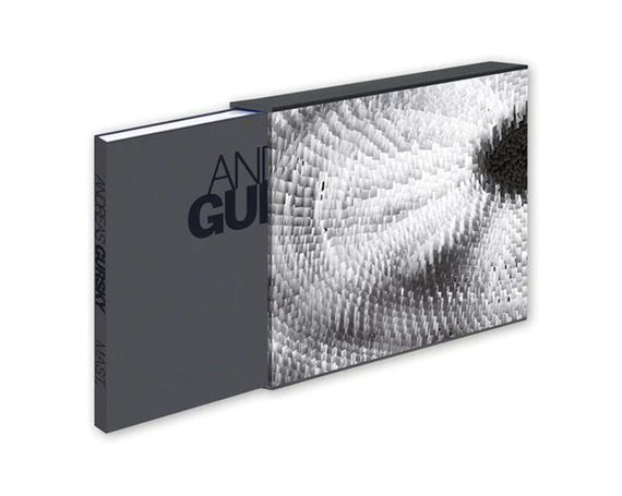 Книга лучшие фотографы мира Андреас Гурски Andreas Gursky. Visual Spaces of Today альбомы известных фотографов
