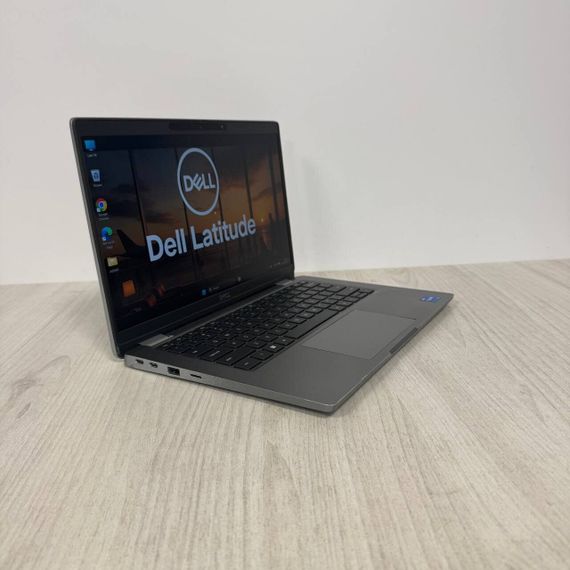Ультрабук Б-класс Dell Latitude 5320 / 13.3" (1920x1080) IPS / Intel Core i5-1145G7 (4 (8) ядра по 2.6 - 4.4 GHz) / 16 GB DDR4 / 128 GB SSD / Intel Iris Xe Graphics / WebCam  б/у | Зображення 4