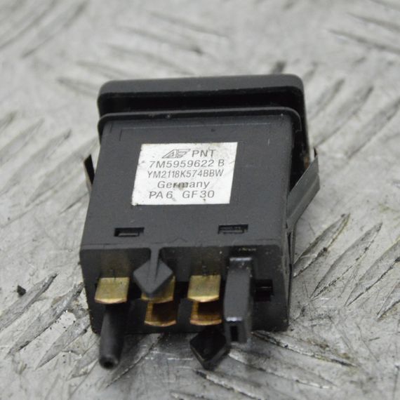 Кнопка обігріву переднього скла Ford Galaxy WGR 1995-2006 Форд Галаксі 7M5959622B YM2118K574BBW | Зображення 1