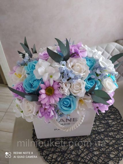 Букет из мыльных цветов в деревянной коробке "Chanel"_4 размер М