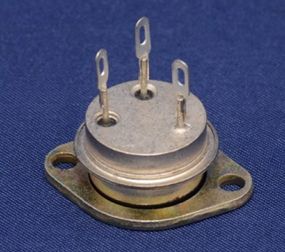 П213Б транзистор германієвий PNP (5А 45В) (h21Э >40) 10W