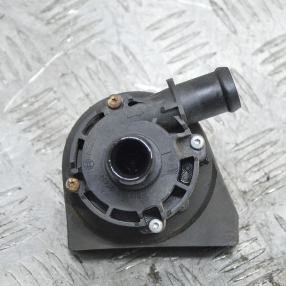 Помпа водяная Volkswagen Golf Passat Polo 2010-2024 Насос системы охлаждения Фольксваген 5G0965567A