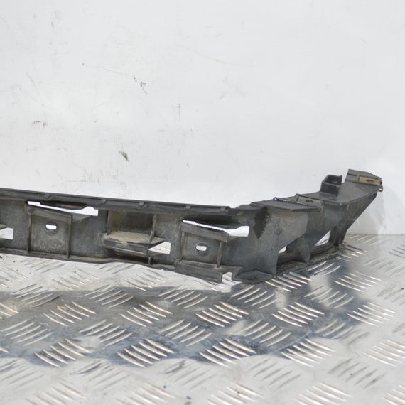 Направляюча заднього бампера ліва Volkswagen Golf V 2003-2009 універсал Кронштейн бампера задній лівий Фольксваген 1K9807393 | Зображення 2