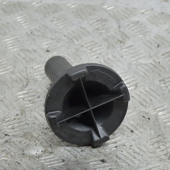 Болт кріплення запасного колеса Mercedes CLK-Class W209 Кронштейн кріплення запаски Мерседес в209 A2098980214 | Зображення 1