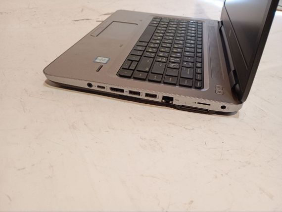 Ноутбук Б-клас HP ProBook 640 G2 / 14" (1366x768) TN / Intel Core i5-6300U (2 (4) ядра по 2.4 - 3.0 GHz) / 8 GB DDR4 / 500 GB HDD / Intel HD Graphics 520 / WebCam / АКБ не тримає б/в | Зображення 4