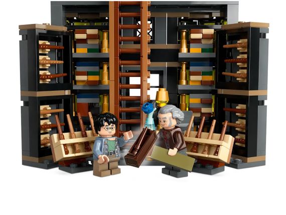 Конструктор LEGO Harry Potter Крамниці Олівандера й мантій від Мадам Малкін 76439 | Зображення 4