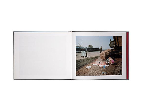 Книга легендарные фотографы современности Мартин Парр Martin Parr "The Last Resort" книги по фотографии | Зображення 4