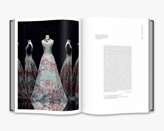 Книга з історії моди про модний дім Діор з ілюстраціями Christian Dior: Designer of Dreams. Florence Muller | Зображення 6