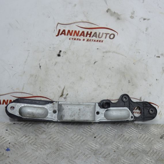 Планка підсвічування номерного знака Volkswagen Golf V Passat Jetta накладка багажника Фольксваген 3B5943021B | Зображення 4