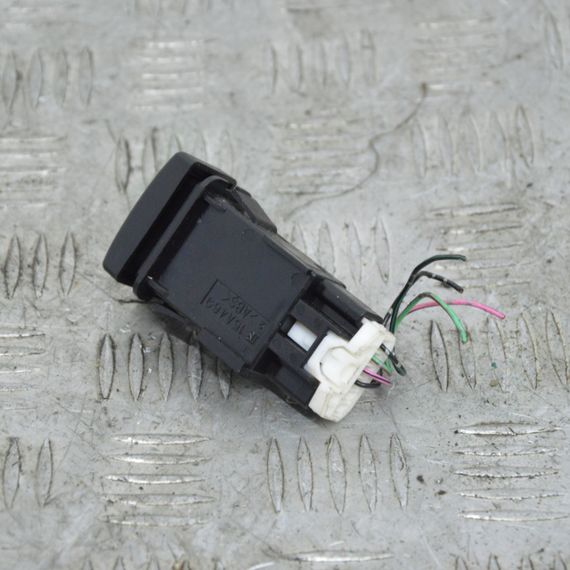 Кнопка перемикач DSC OFF Mazda 6 2002-2007 Кнопка вимкнення ДСЦ Мазда 6 15A469 | Зображення 1