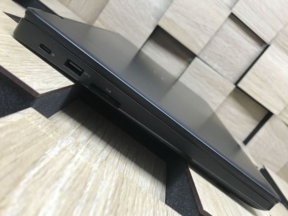 Ноутбук Б-класс Dell Latitude 5490 / 14" (1920x1080) IPS / Intel Core i5-7300U (2 (4) ядра по 2.6 - 3.5 GHz) / 8 GB DDR4 / 256 GB SSD M.2 / Intel HD Graphics 620 / WebCam / USB 3.1 / HDMI / Windows 10 б/у | Зображення 4