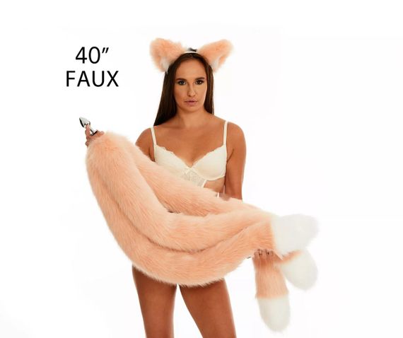 Анальний потрійний хутряний хвіст без пробки, Персиковий з білим кінчиком, OKOVA 100 см. Sex Aura