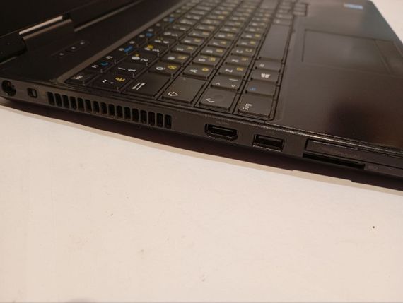 Ноутбук Б-класс Dell Latitude E5540 / 15.6" (1366x768) TN / Intel Core i5-4310U (2 (4) ядра по 2.0 - 3.0 GHz) / 8 GB DDR3 / 256 GB SSD / Intel HD Graphics 4400 / WebCam / DVD-RW б/у | Зображення 3