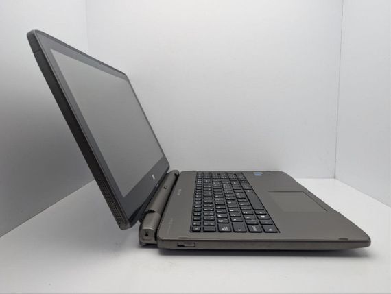 Ноутбук Medion S6214T / 15.6" (1920x1080) TN Touch / Intel Pentium N3540 (4 ядра по 2.16 - 2.66 GHz) / 4 GB DDR3 / 60 GB SSD + 500 GB HDD / Intel HD Graphics / WebCam / АКБ не держит б/у | Зображення 3
