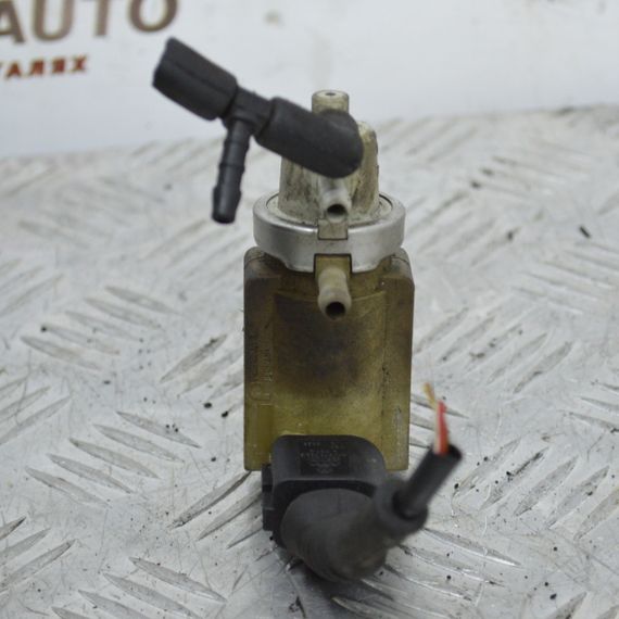 Клапан управління турбіною 2.5 TDI Audi A6 C5 клапан вакуумний Ауді а6 с5 059906627C | Зображення 1