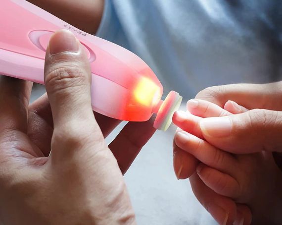 Дитячий єлектричний триммер для нігтів 6 в 1, малошумний манікюрний набір для догляду за новонародженою дитиною з Led підсвічуванням Urbankit | Зображення 1