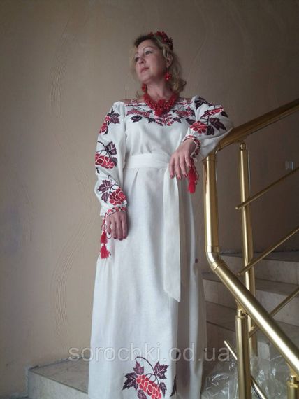 Платье женское, белое, с вышивкой  в этническом стиле, вышивка " Калина", лен.