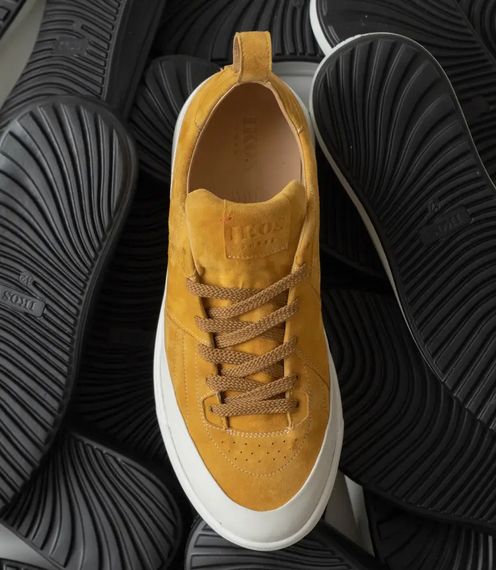 Светлые замшевые кроссовки 43 размер