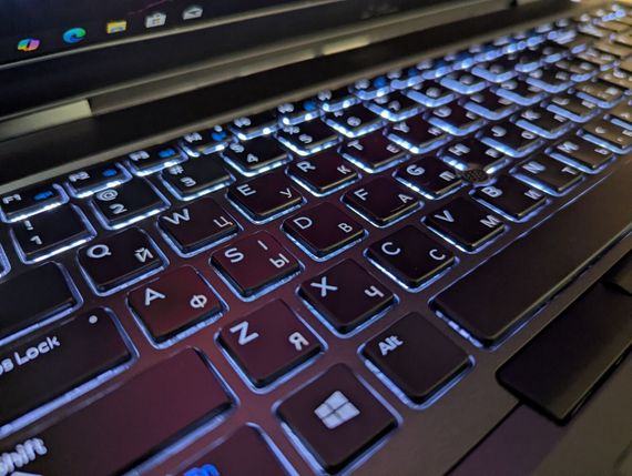 Мобильная рабочая станция Dell Precision 7540 / 15.6" (1920x1080) IPS / Intel Core i7-9750H (6 (12) ядер по 2.6 - 4.5 GHz) / 16 GB DDR4 / 512 GB SSD / nVidia Quadro T2000, 4 GB GDDR5, 128-bit / WebCam / Windows 10 б/у + Подарок Беспроводная мышь / USB | Зображення 5