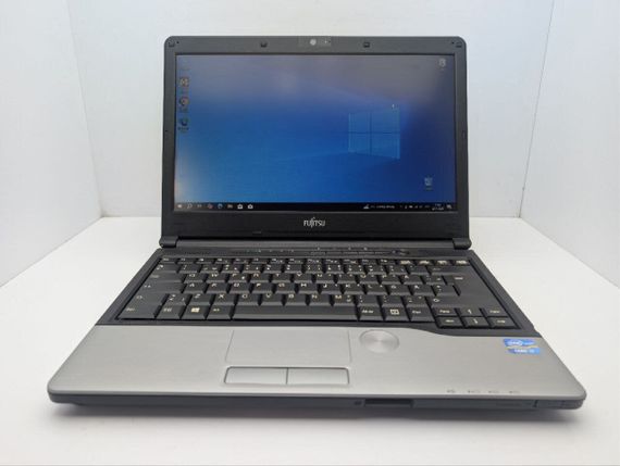 Ноутбук Fujitsu LifeBook S792 / 13.3" (1366x786) TN / Intel Core i7-3612QM (4 (8) ядра по 2.1 - 3.1 GHz) / 8 GB DDR3 / 640 GB HDD / Intel HD Graphics 4000 / WebCam б/у | Зображення 1