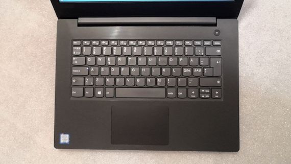 Ноутбук Lenovo V130-14IKB / 14" TN / Core i3-6006U (2(4) ядра по 2GHz) / 4GB DDR4 / 120GB SSD / HD Graphics 520 / WebCam б/в | Зображення 4
