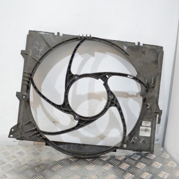 Дифузор вентилятора радіатора BMW E81 E82 E87 E88 E90 E93 X1 Z4 2004-2016 Корпус вентилятора БМВ е81 е82 е88 е90 е92 17117590699 | Зображення 1