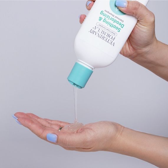 Шампунь против запаха шерсти для собак и котов Veterinary Formula Soothing & Deodorizing Oatmeal Shampoo, 503 мл | Зображення 3