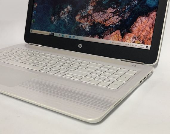 Ноутбук HP Pavilion 15-aw020no / 15.6" (1366x768) TN / AMD A6-9210 (2 ядра по 2.4 - 2.8 GHz) / 8 GB DDR4 / 256 GB SSD / AMD Radeon R4 Graphics / WebCam / Win 10 Home б/в | Зображення 8
