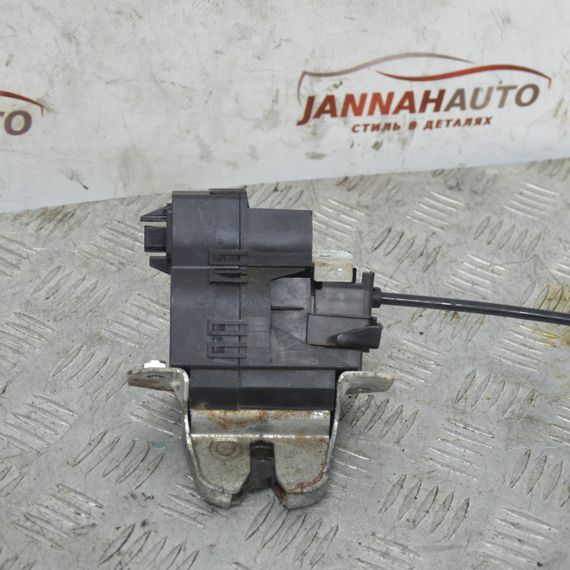 Замок кришки багажника Mercedes C-Class W203 універсал 2000-2007 Замок багажника Мерседес в203 A2037400135