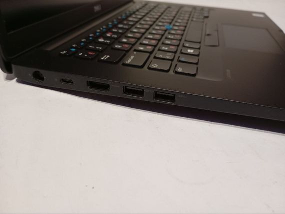 Ультрабук Б-класс Dell Latitude 7480 / 14" (1920x1080) TN / Intel Core i5-6300U (2 (4) ядра по 2.4 - 3.0 GHz) / 8 GB DDR4 / 128 GB SSD / Intel HD Graphics 520 / WebCam / Без АКБ б/в | Зображення 4