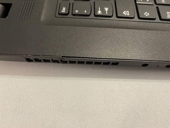 Ноутбук Б-клаcс Lenovo IdeaPad 110-17IKB / 17.3" (1600x900) TN / Intel Core i3-7100U (2 (4) ядра по 2.4 GHz) / 8 GB DDR4 / 240 GB SSD / AMD Radeon R5 M430, 2 GB GDDR3, 64-bit / WebCam / DVD-ROM б/у | Зображення 4
