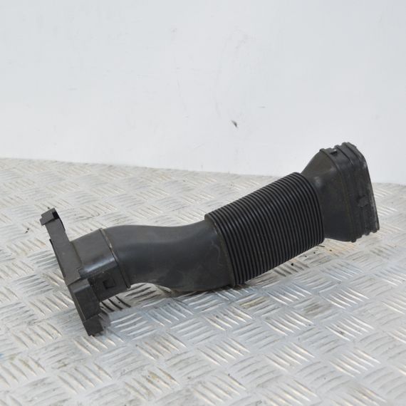 Патрубок повітряного фільтра 1.2 Skoda Fabia II 2007-2014 Фланець трубка повітропроводу Шкода Фабія 2 6R0129618F