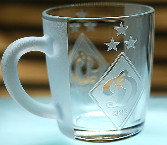 Скляна чашка 350 мл ФК Динамо Київ з гравіюванням подарунок для фаната  футбольна кружка | Зображення 3